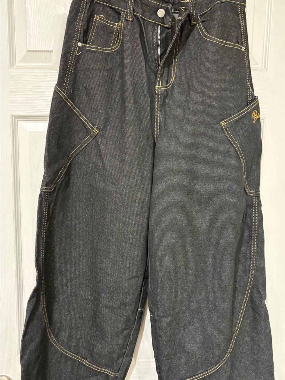 Wide-Leg Black Carpenter Jeans with Contrast Stitching